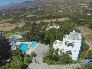 Villa | Pool | Inomhuspool och utomhuspool