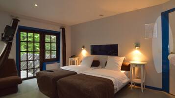 House | 10 bedrooms