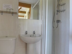Ferienhaus | Badezimmer | Dusche, Handtücher