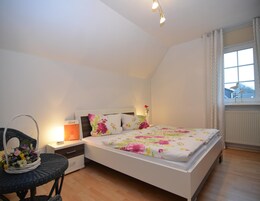 2 habitaciones, muebles diferentes y ropa de cama 