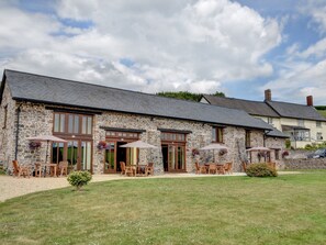Exterior - Charming Apartment in Bampton with Hot Tub (Tiverton)