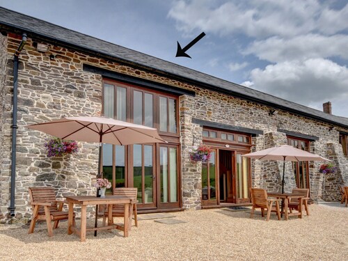 Charming Apartment in Bampton with Hot Tub