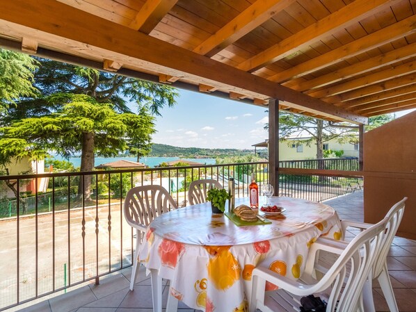 House | Dining