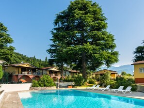House | Pool | Outdoor pool - Holiday Home in Manerba del Garda Near Lake (Manerba del Garda)