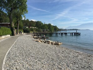 House | Beach - Holiday Home in Manerba del Garda Near Lake (Manerba del Garda)