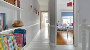 Reception - Bright Holiday Home in Broadstairs With Garden (Broadstairs)