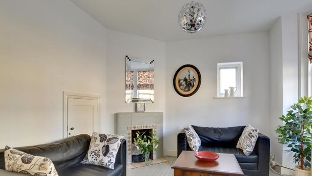 House | Living room - Bright Holiday Home in Broadstairs With Garden (Broadstairs)