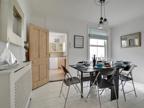 Dining - Bright Holiday Home in Broadstairs With Garden (Broadstairs)