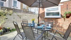 Balcony - Bright Holiday Home in Broadstairs With Garden (Broadstairs)