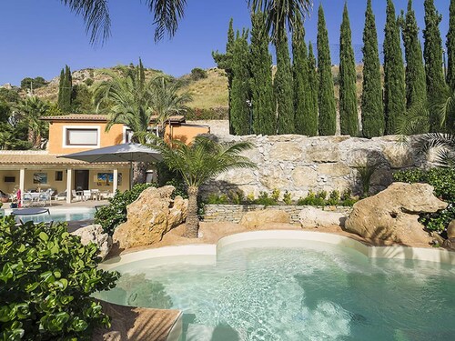 Exclusive Luxury Villa in Agrigento with Private Pool, Hot Tub, BBQ