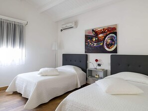 Villa | 7 Schlafzimmer, individuell eingerichtet, Bügeleisen/Bügelbrett