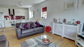 Apartment | Living room | DVD player