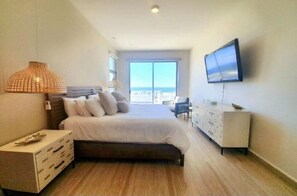 3 bedrooms, iron/ironing board, WiFi, bed sheets - OCEAN VIEW AMAZING CONDO@VISTAVELA4104 (Cabo San Lucas)
