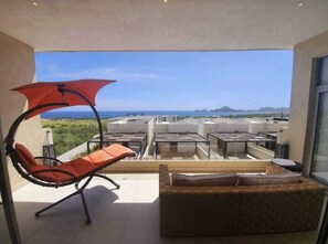 Terrace/patio - OCEAN VIEW AMAZING CONDO@VISTAVELA4104 (Cabo San Lucas)