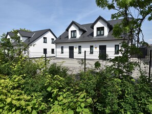 Exterior - Gorgeous Holiday Home in Kühlungsborn Near Sea (Kuehlungsborn)