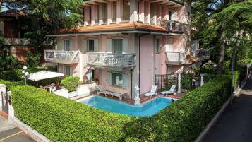 House | Kolam renang | Kolam renang terbuka