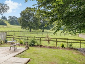 Outdoor dining - 2 bedroom accommodation in Mathon, near Malvern (Mathon, near Malvern)