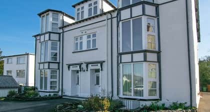 Modern Holiday Home in Bowness-on-windermere Near Lake
