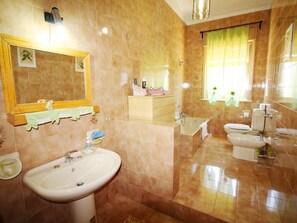 Bathroom | Bathtub, towels