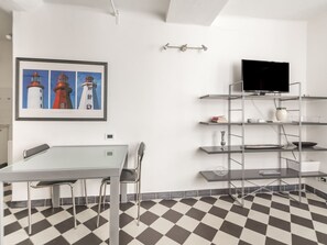 Dining - Modern Apartment in Genova Near Christopher Columbus House (Genoa)