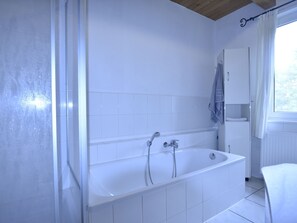 Apartment | Property amenity - Schone Ferienwohnung mit Terrasse in Boddin (Walkendorf)