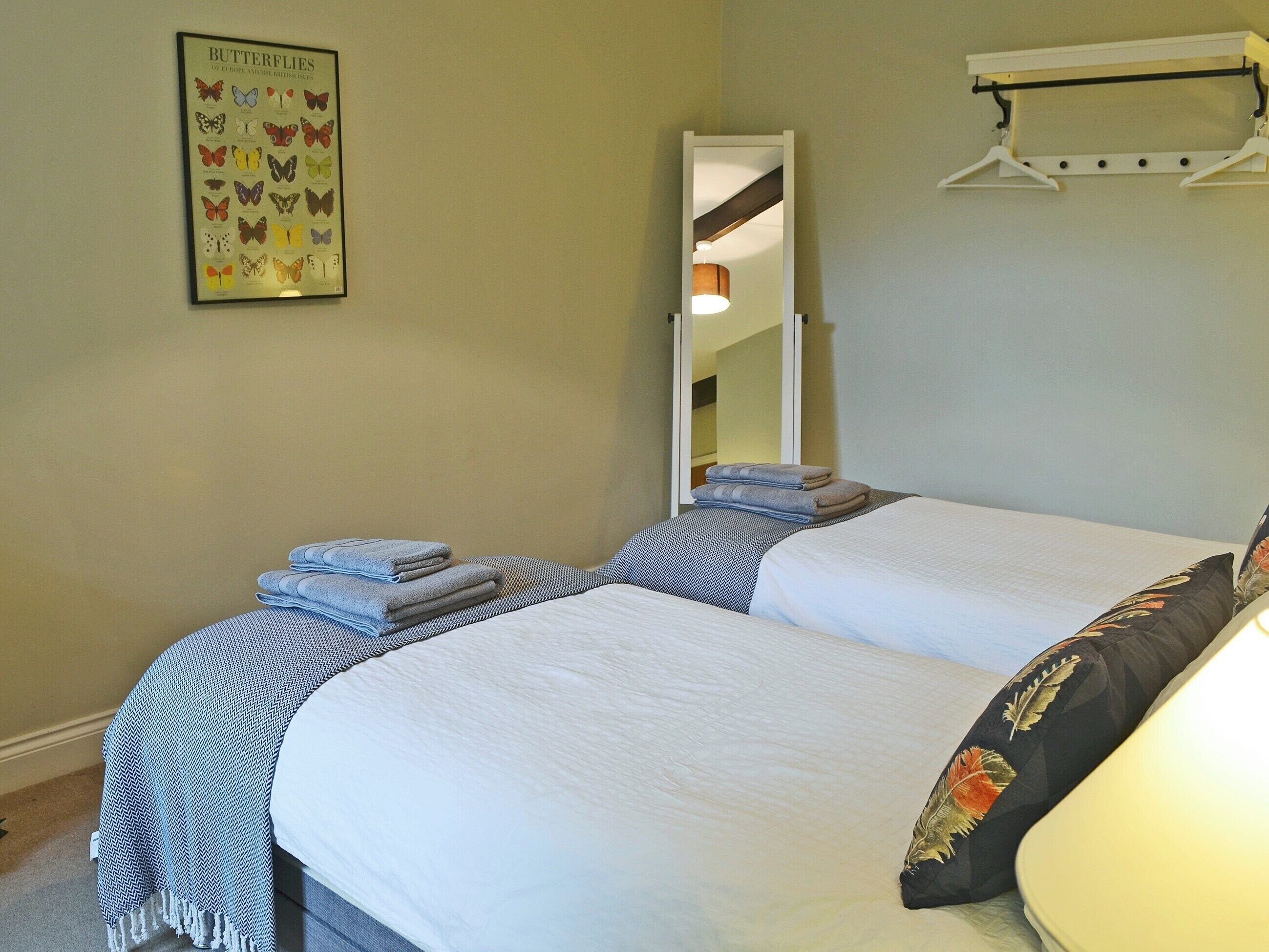 2 bedrooms, bed sheets