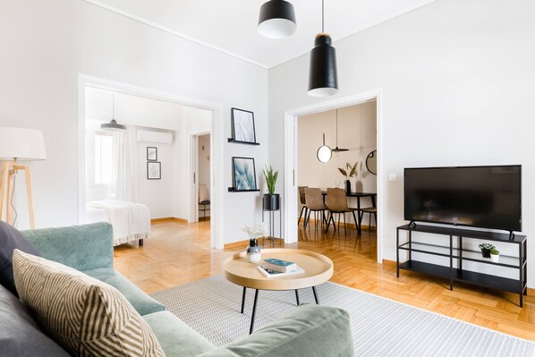 Smart-TV, Netflix, Bücher, Streaming-Dienste