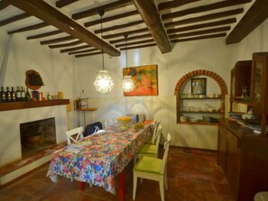 Dining - A Cozy Escape in Lucca (Lucca)