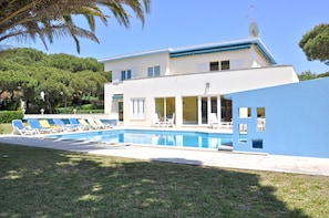 Villa | Exterior
