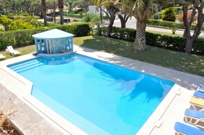 حمام سباحة