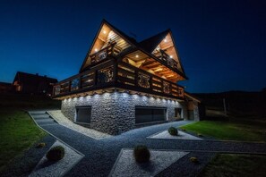 Villa | Exterior
