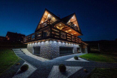 Luxury Villa with View of Tatra Mountains, Sauna, Hot Tub, Swimming Pool