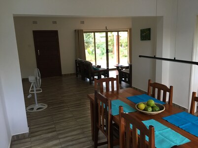 Beautiful serviced house (6 persons) with garden
