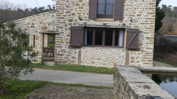 Enceinte de lâhĂ©bergement