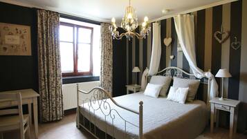 3 bedrooms, individually furnished, bed sheets