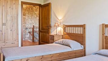 2 bedrooms, bed sheets