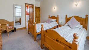 Unclassified image, 4 of 20, button - 2 bedroom accommodation in Staithes, near Whitby (Staithes, near Whitby)