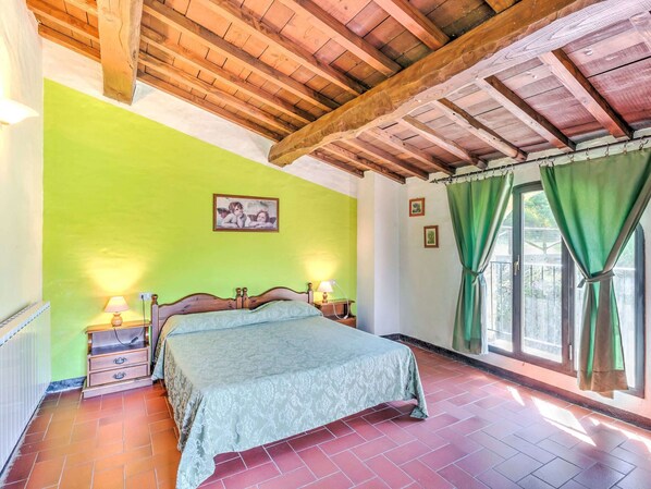 House - Appealing Home With Pool (Dicomano)