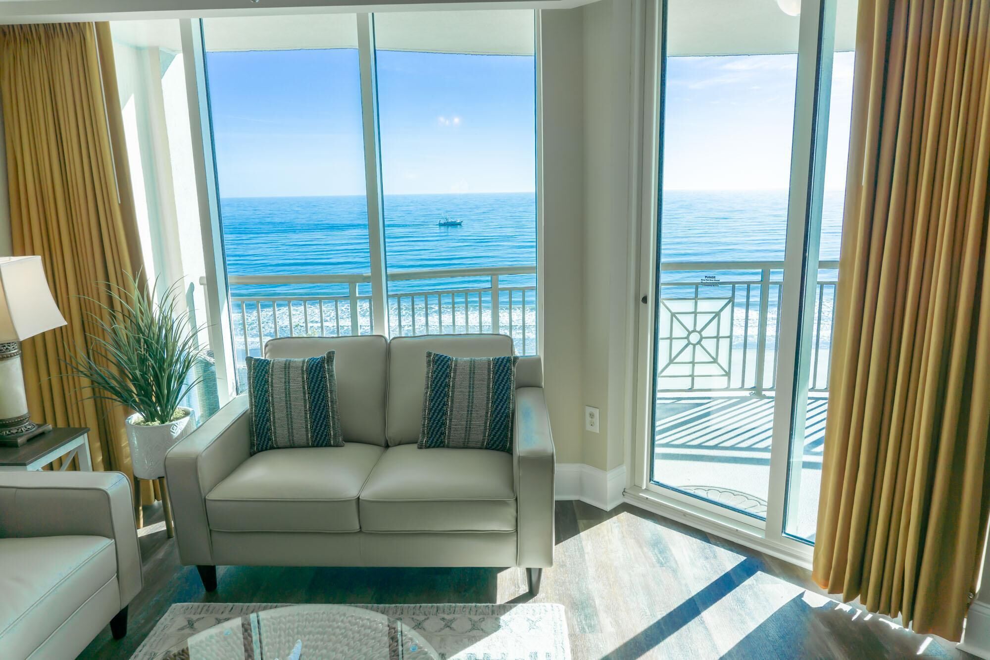 Smart TV, DVD player, books