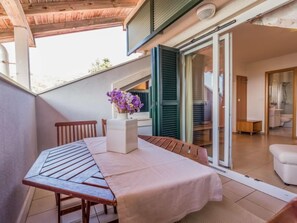 Outdoor dining - Apartment Mare 9 by Interhome (Rab/Kampor)