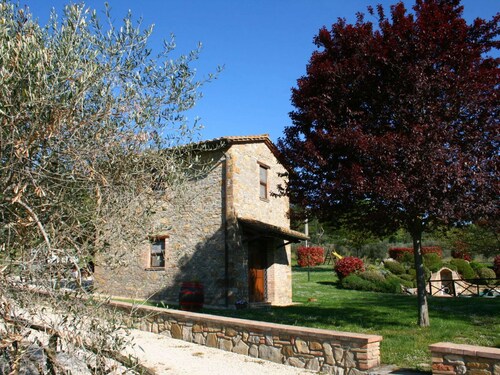 Cottage in Magione With Pool, Garden & BBQ