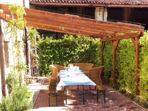 House | Balcony - Renovated, Spacious and Cosy Countryside House. Wi-fi, Garden and Swimming Pool (Lonigo)