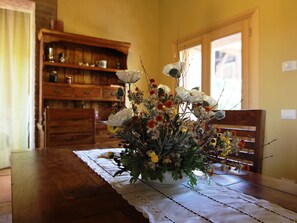 Dining - Renovated, Spacious and Cosy Countryside House. Wi-fi, Garden and Swimming Pool (Lonigo)