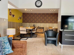 House | Dining - Holiday Home in Moutouyet With Pool & Sauna (Stoumont)