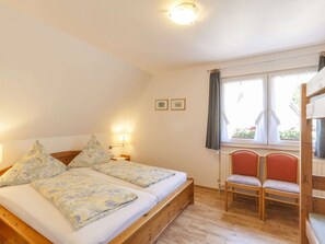 Apartment | 2 bedrooms, individually furnished, bed sheets - Gemutliches Appartement in Hallenberg mit Terrasse (Hallenberg)