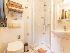 Apartment | Bathroom | Shower - Gemutliches Appartement in Hallenberg mit Terrasse (Hallenberg)