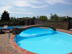 Pool - In a Beautiful Property With Pool and Views of the Hills of the Val di Chiana (Foiano della Chiana)
