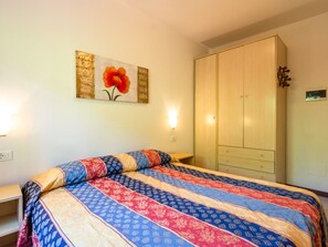 2 Schlafzimmer, individuell eingerichtet