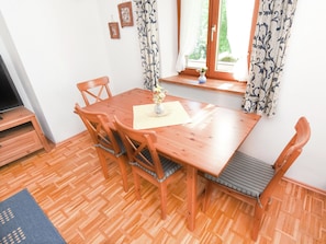 Apartment | Dining