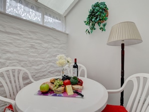 House | Balcony - Stunning, Luxury Holiday Home With Covered Swimming Pool and Billiards Table in Barnstaple (Barnstaple)